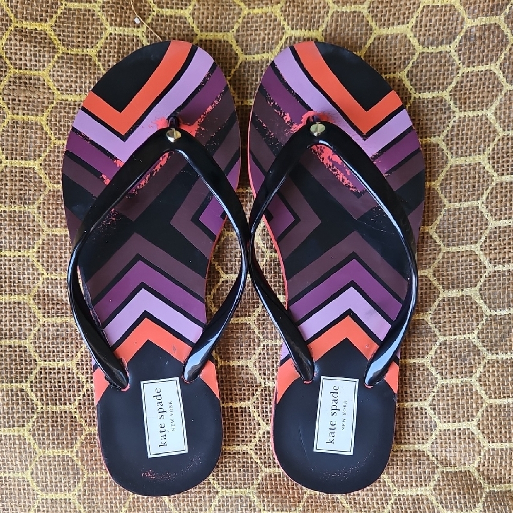 Kate Spade Red And Black Geonetric Pattern Flip Flops